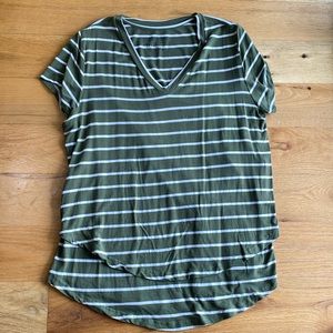 Latched Mama V-Neck Boyfriend Nursing Tee